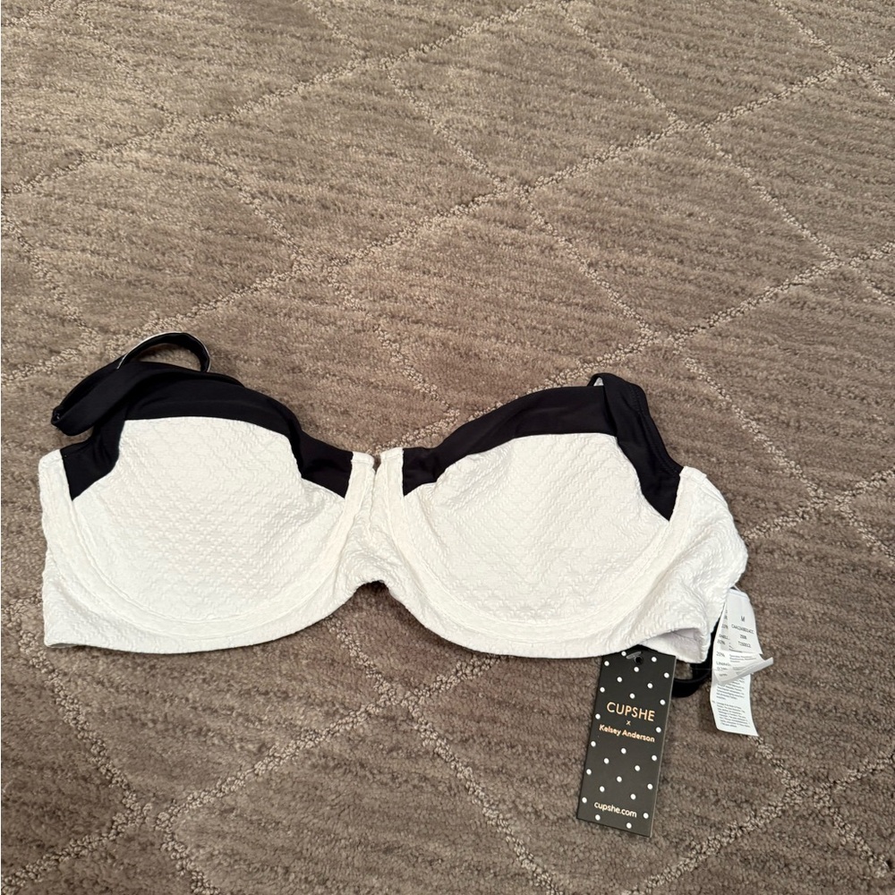 Cupshe Women's Elegant Black and White Swim Bra